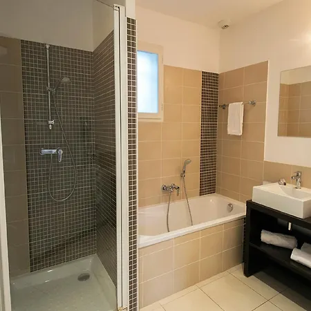 Nyaraló Luxury Provencal With Ac In Charming Lub Ron Region